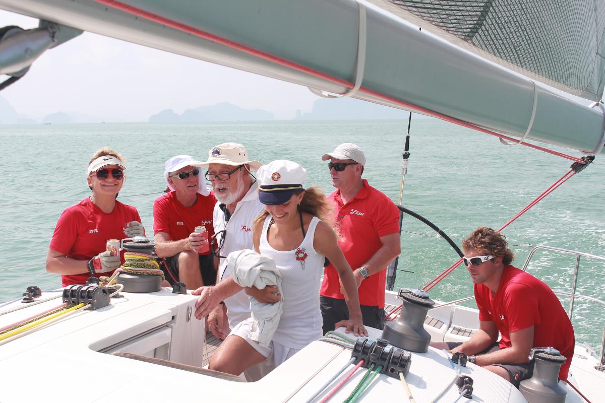 Наша команда рвется в бой на яхте Fujin на Bay Regatta Пхукет Наша команда рвется в бой на яхте Fujin на Bay Regatta Пхукет